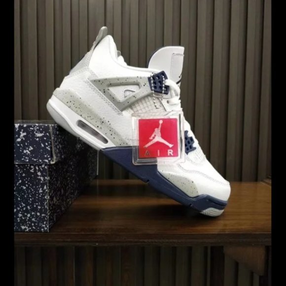 Air Jordan 4 Retro main image 5